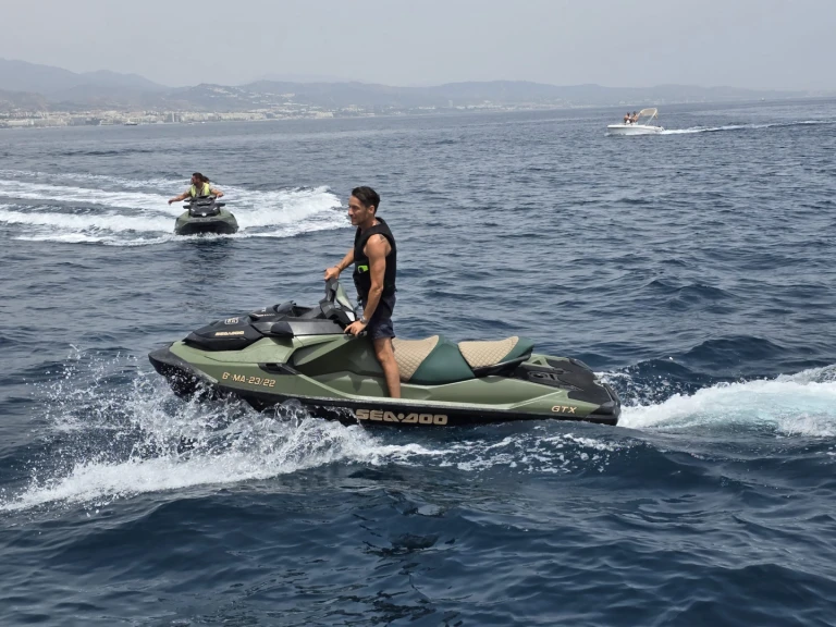 Location Bateau à moteur Doqueve avec permis