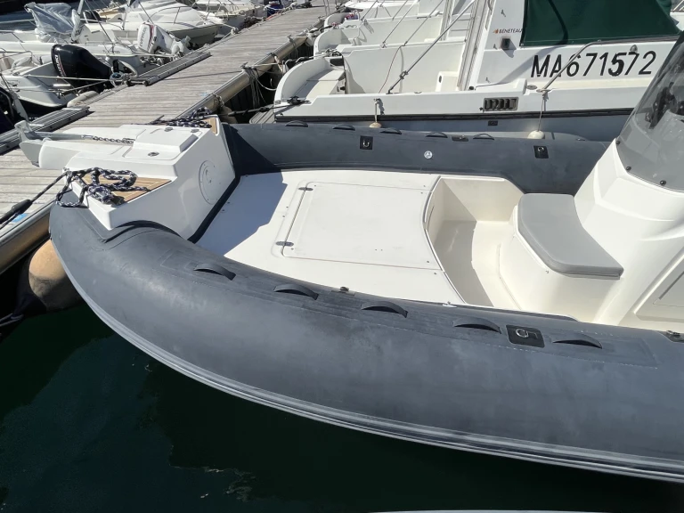 Location bateau Marseille pas cher Tempest 700