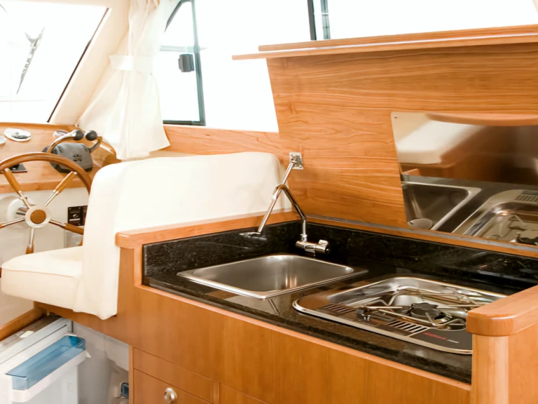 Location à Puerto Marina Benalmadena - Starfisher 840 sur SamBoat