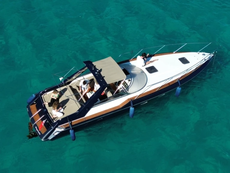 Louez un Sunseeker Tomahawk 37 à Mandelieu-la-Napoule