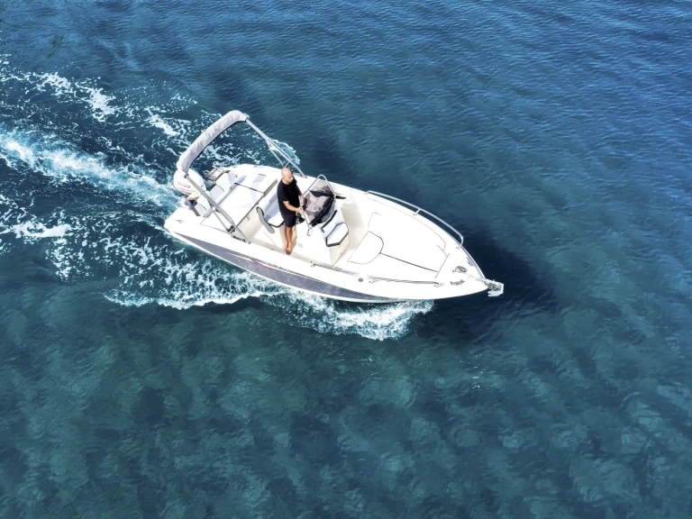 Trimarchi AMUNI a louer à Taormina