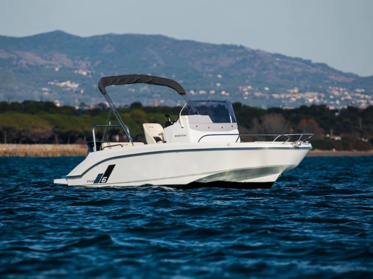 Location bateau Bénéteau Flyer 6 SPACEdeck à Sète sur Samboat