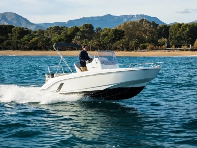 Hire Motorboat Bénéteau with a boat licence