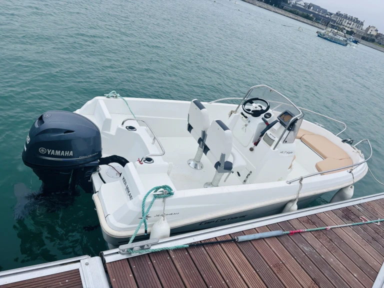 Location bateau Saint-Malo pas cher Cap Camarat 4.7 Style
