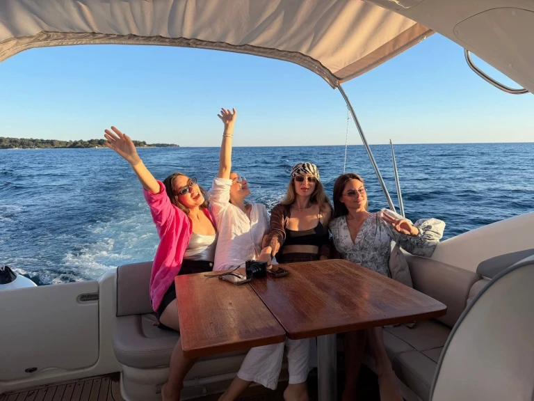 Louez un Cranchi Zaffiro 34 à Cannes