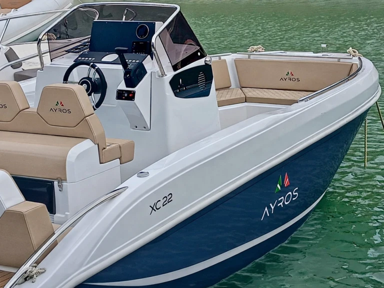 Location Bateau à moteur ayros avec permis