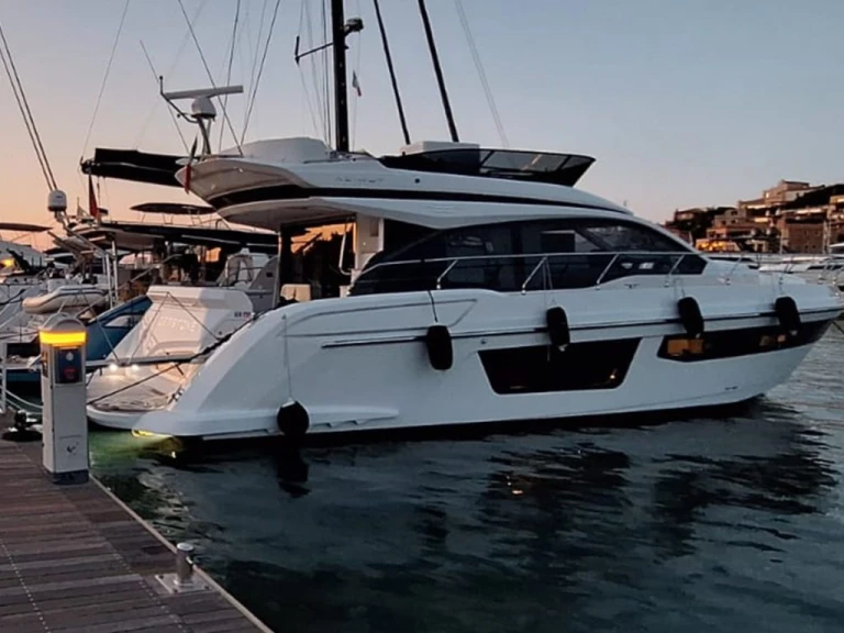Azimut Azimut 53 Fly a louer à Porto Villa San Giovanni