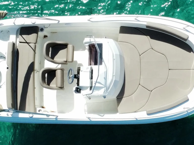 Bateau à moteur à louer à Sant Antoni de Portmany au meilleur prix