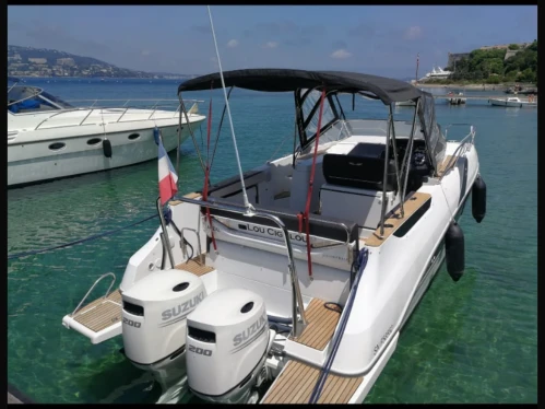 Bateau à moteur à louer à Mandelieu-la-Napoule au meilleur prix