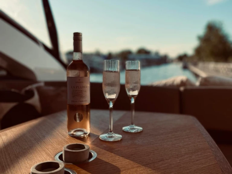 Princess Princess V53 a louer à Makarska