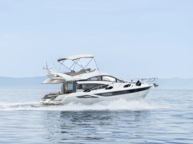 Location bateau Makarska pas cher Galeon 430 Skydeck