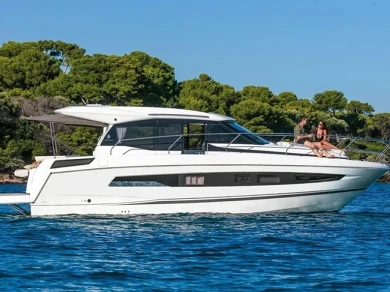 Bareboat Rental Motorboat Jeanneau with a boat licence