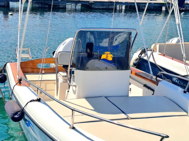 Location Bateau à moteur Ranieri avec permis