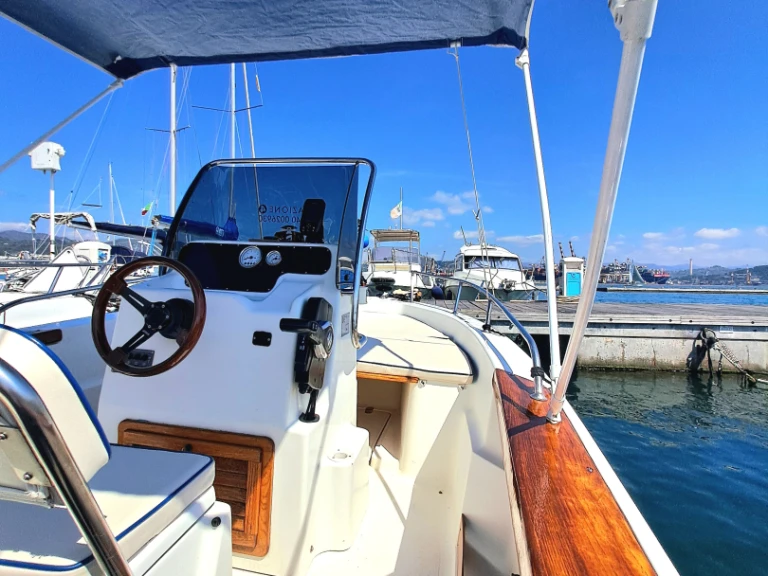 Location bateau La Spezia pas cher Azzura