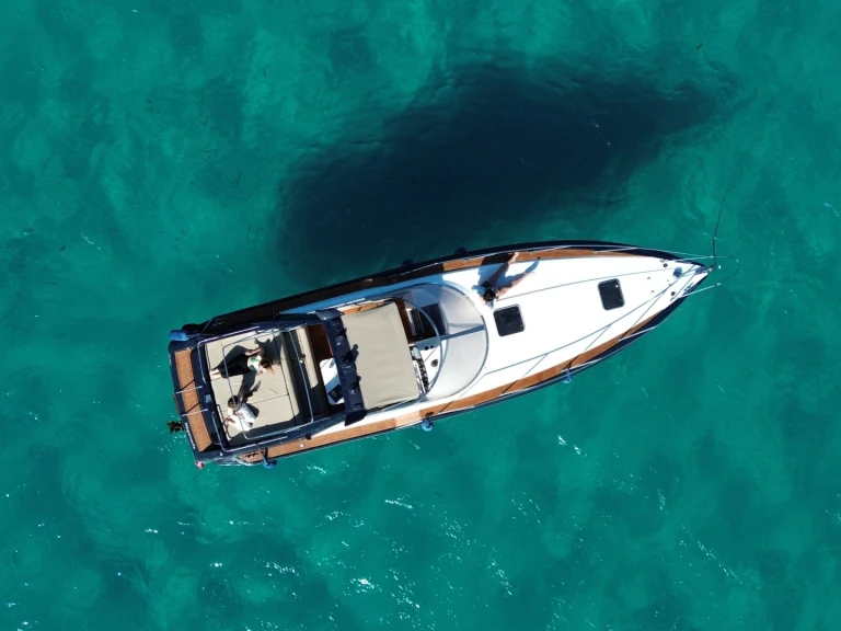 Location bateau Cannes pas cher Tomahawk 37