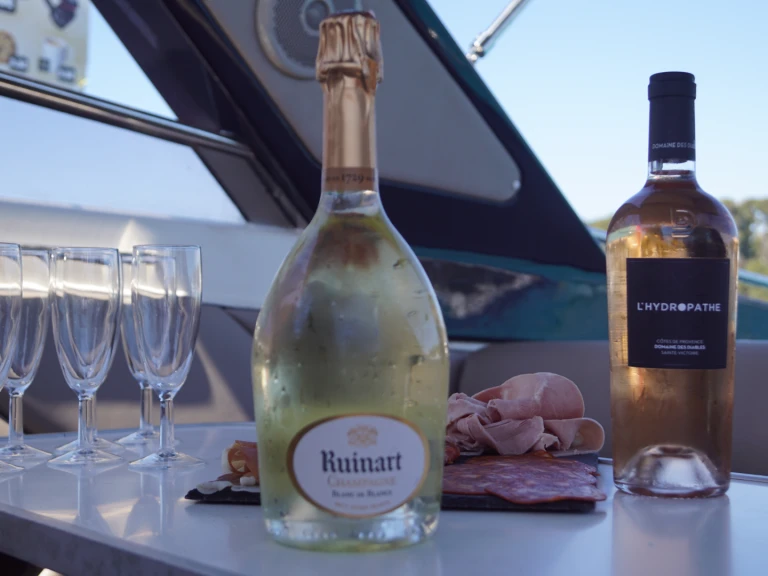 Location bateau Cannes pas cher Tomahawk 37