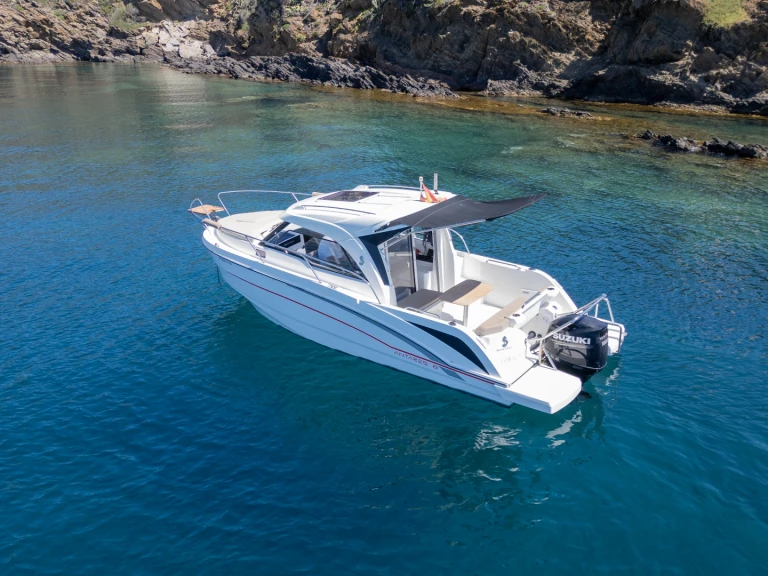 Location à Cadaqués - Bénéteau Antares 8 OB sur SamBoat