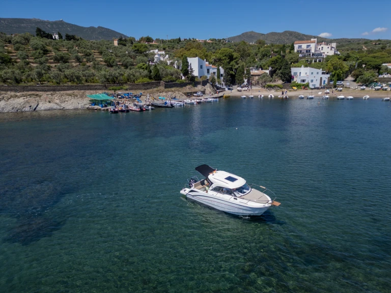 Location bateau Bénéteau Antares 8 OB à Cadaqués sur Samboat