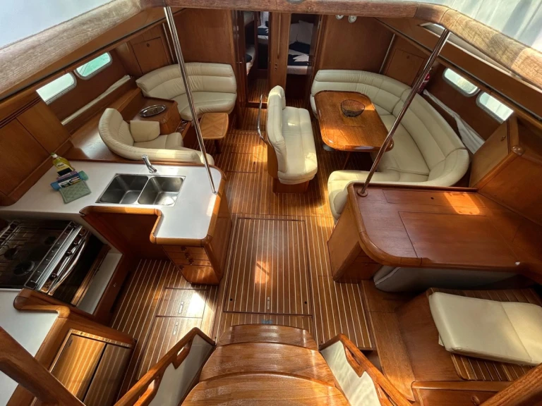 Location bateau Jeanneau Sun Odyssey 54 DS à Cugnana Verde sur Samboat