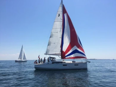 Alquiler de Bénéteau Oceanis 38.1 en Saint-Gildas-de-Rhuys