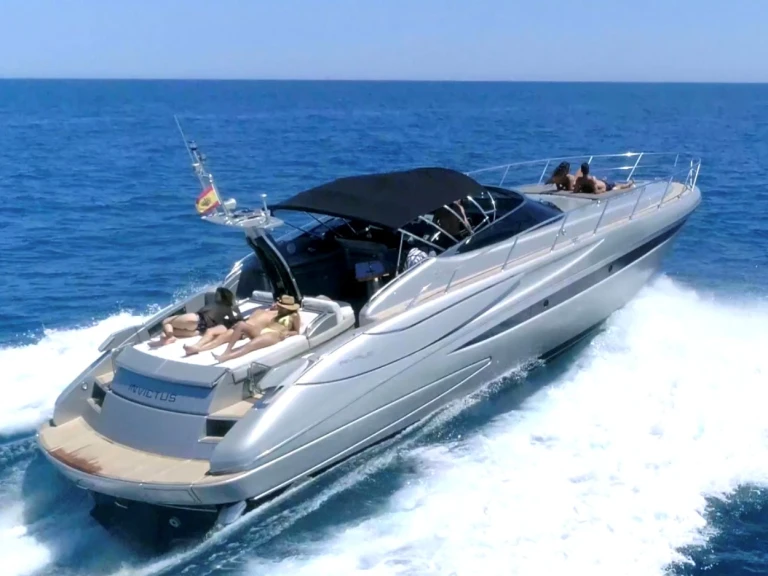 Louer Bateau à moteur avec ou sans skipper Riva à Marina Botafoch