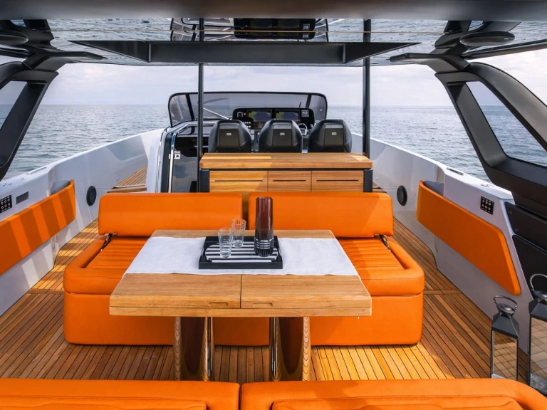 Louer Bateau à moteur avec ou sans skipper Cranchi à Portisco