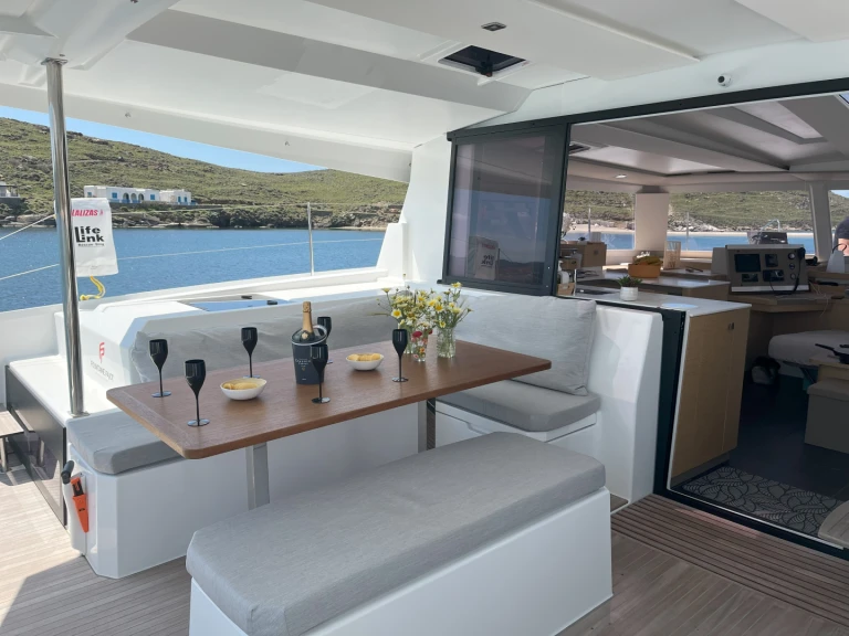 Louer Catamaran avec ou sans skipper Fountaine Pajot à Athènes