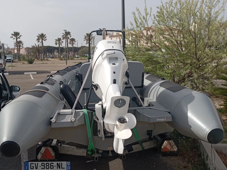 Semi-rigide à louer à Le Barcarès au meilleur prix