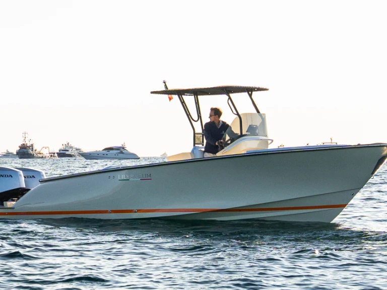 Bateau à moteur à louer à Cascais au meilleur prix