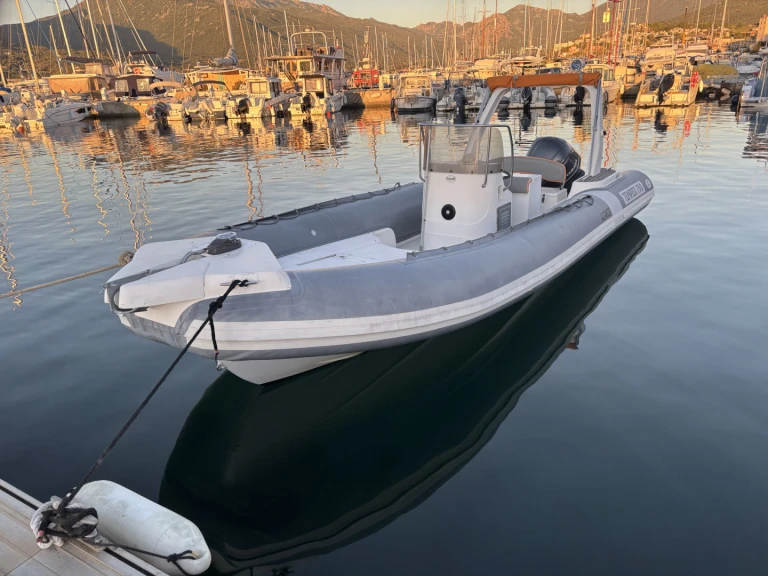 Location à Bonifacio - Capelli Tempest 750 sur SamBoat