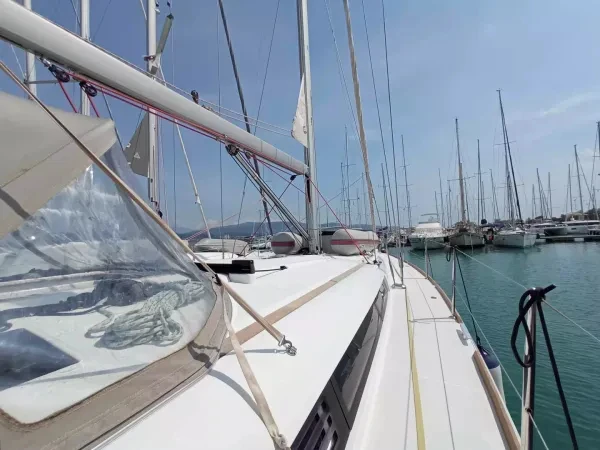 Louez un Jeanneau Sun Odyssey 439 (4 cab.) à Lefkáda