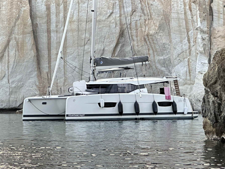 Fountaine Pajot Isla 40 (5 cab.) a louer à Paros (Ile)