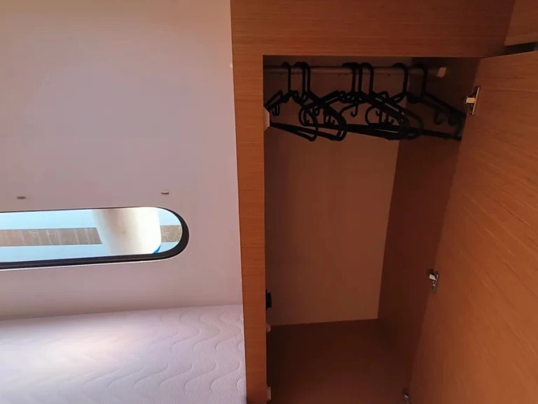 Location bateau Pula pas cher Excess 11 (6 cab.)