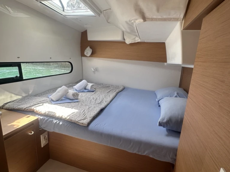 Catamaran à louer à Tivat au meilleur prix