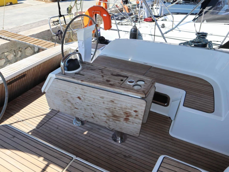 Voilier à louer à Gouviá au meilleur prix