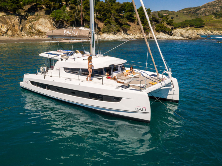 Location bateau Bali Bali 4.2 (5 cab.) à Bormes-les-Mimosas sur Samboat