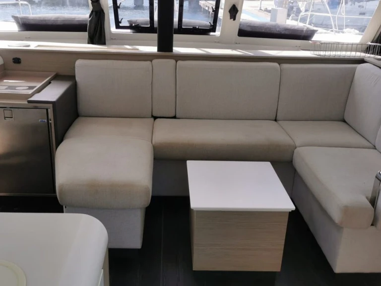 Louez un Fountaine Pajot Isla 40 (5 cab.) à Propriano