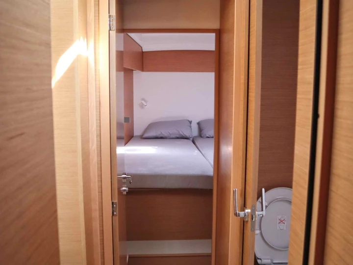 Excess Excess 11 (6 cab.) a louer à Néa Péramos