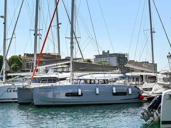 Louer Catamaran avec ou sans skipper Excess à Pula