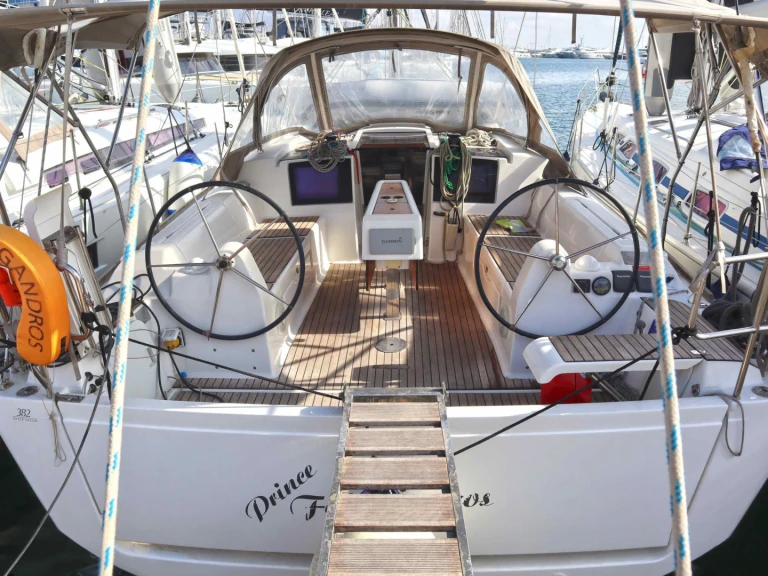 Location à Álimos - Dufour Dufour 382 Grand Large sur SamBoat