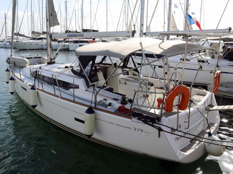 Location bateau Jeanneau Sun Odyssey 379 (3 cab.) à Álimos sur Samboat