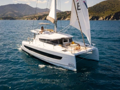 Yacht hire Volos cheap Bali 4.2 (5 cab.)