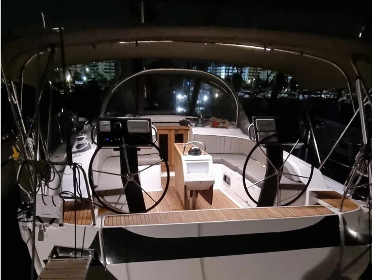 Location à Skiathos - Bavaria Bavaria Cruiser 51 (5 cab.) sur SamBoat