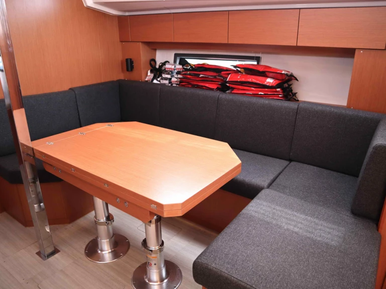 Location bateau Bavaria Bavaria C42 (3 cab.) à Paros (Ile) sur Samboat