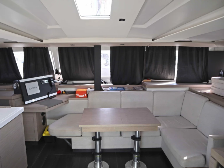 Location à Néa Péramos - Fountaine Pajot Astréa 42 Maestro (5 cab.) sur SamBoat