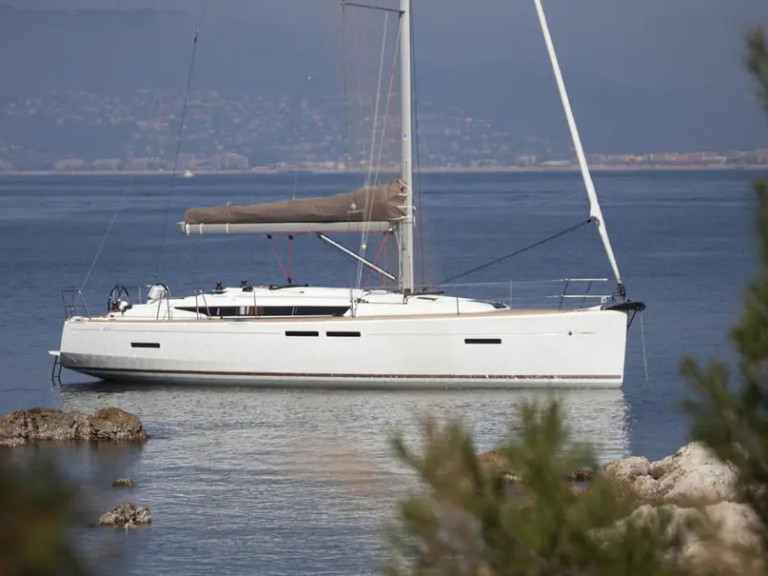 Louer Voilier avec ou sans skipper Jeanneau à Propriano