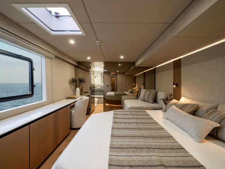 Location bateau Olbia pas cher Sunreef 70