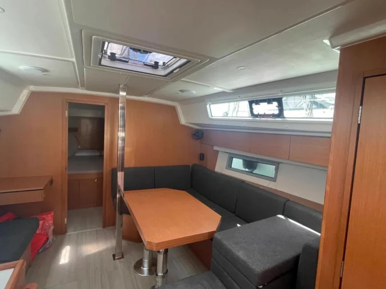 Location bateau Bavaria Bavaria C42 (3 cab.) à Paros (Ile) sur Samboat