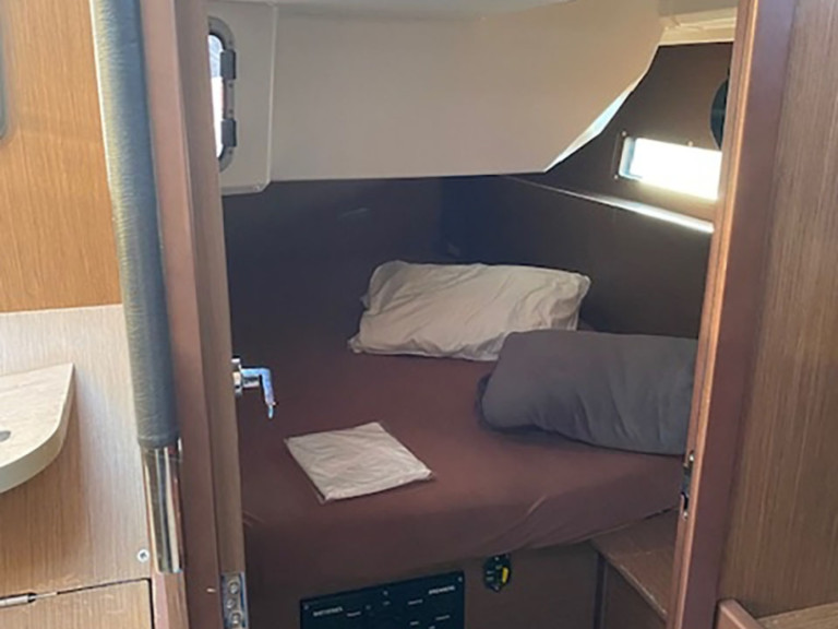 Location à Bormes-les-Mimosas - Bénéteau Oceanis 40.1 sur SamBoat