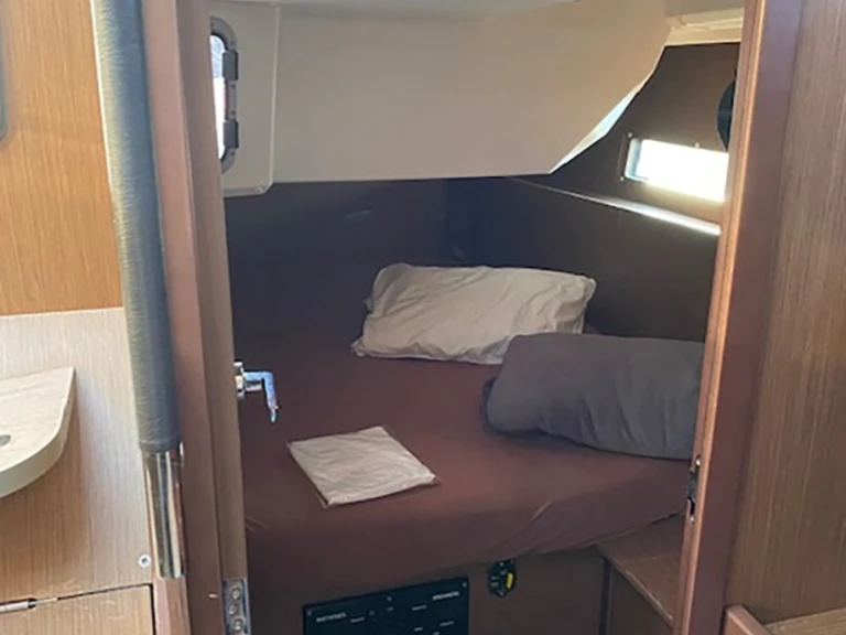 Location à Bormes-les-Mimosas - Bénéteau Oceanis 40.1 sur SamBoat